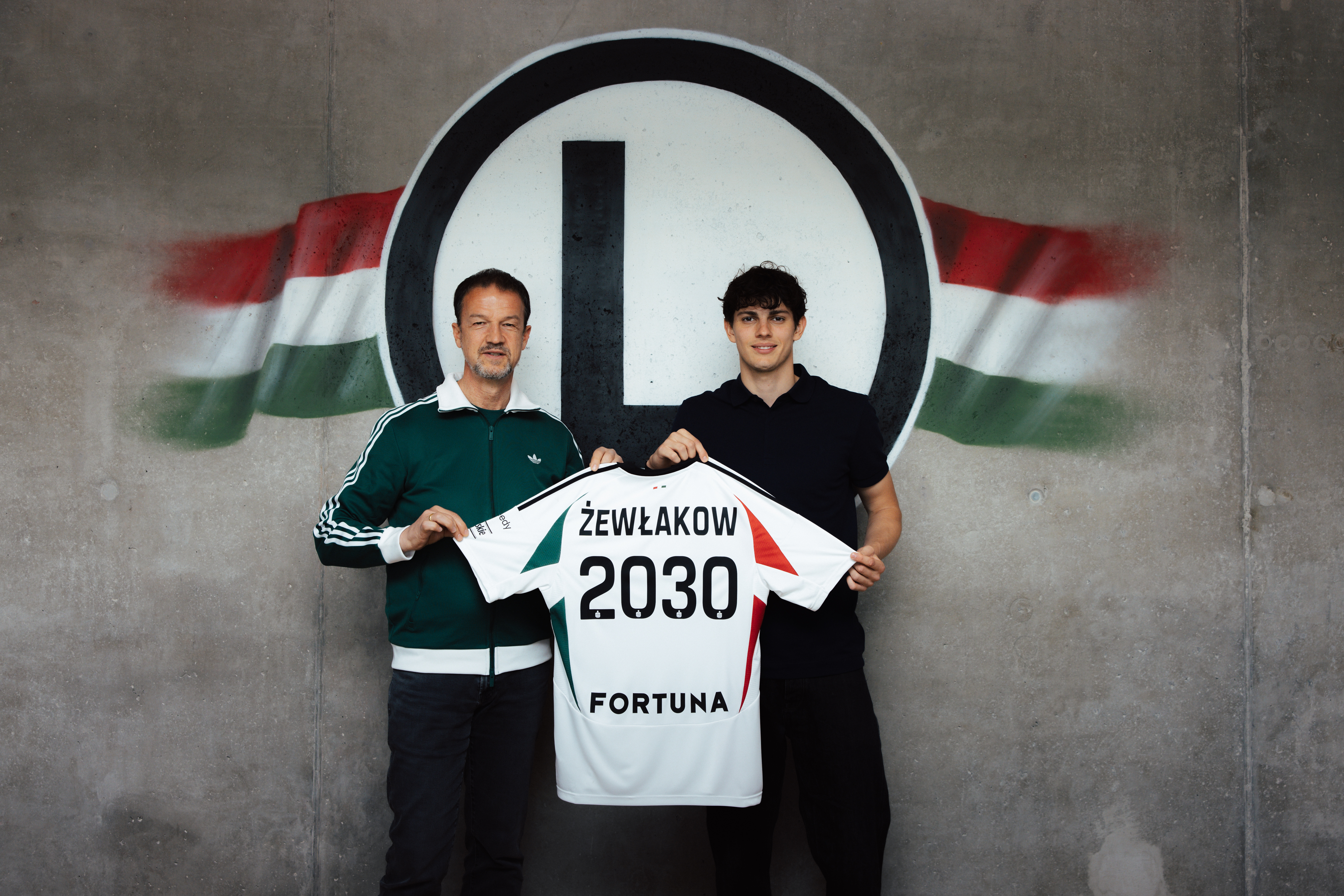 Jakub Żewłakow przedłuża kontrakt z Legią do 2030