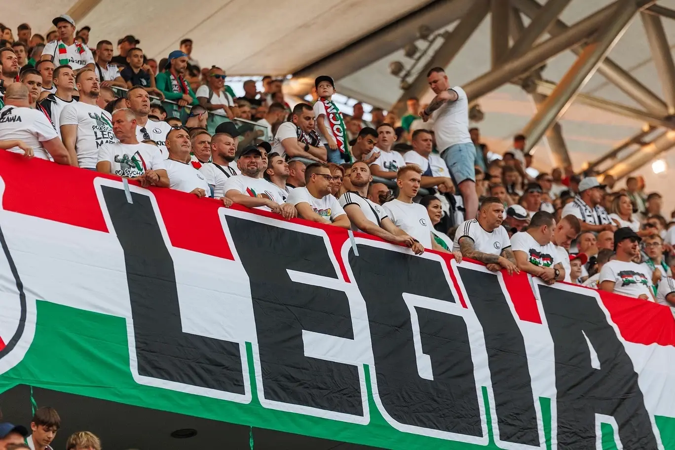 Legia Warszawa zagra z Rakowem. Ruszyła zamknięta sprzedaż biletów